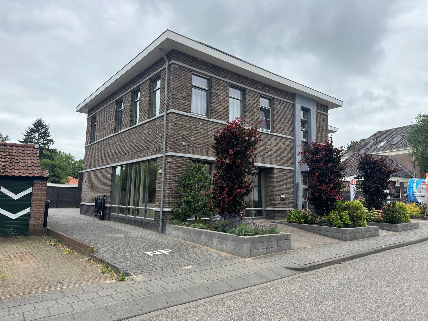 Bekijk foto 1 van Dr Poellstraat 2-c