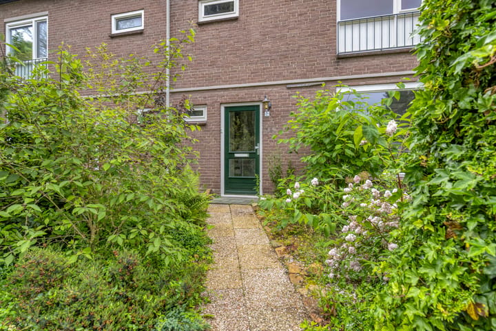 Twee-onder-één-kap te koop: Boterbloemstraat 1A, Rheden