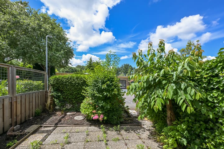 Tussenwoning te koop: Lobeliusstraat 5, Zaandam