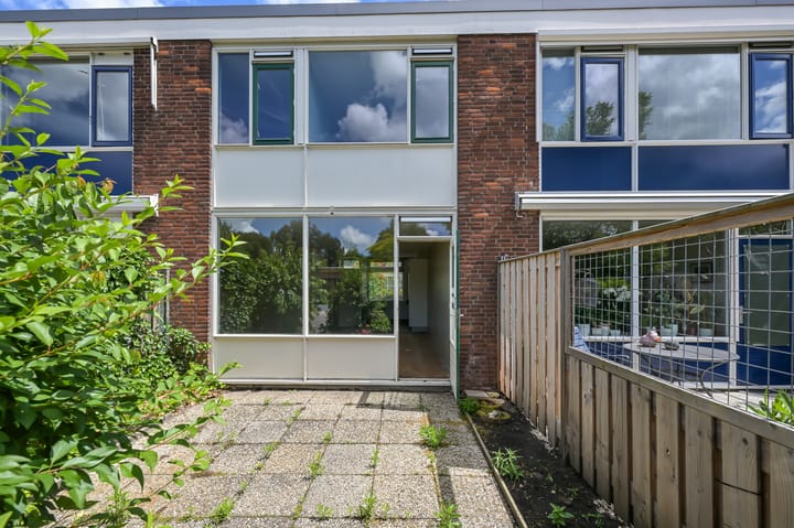 Tussenwoning te koop: Lobeliusstraat 5, Zaandam