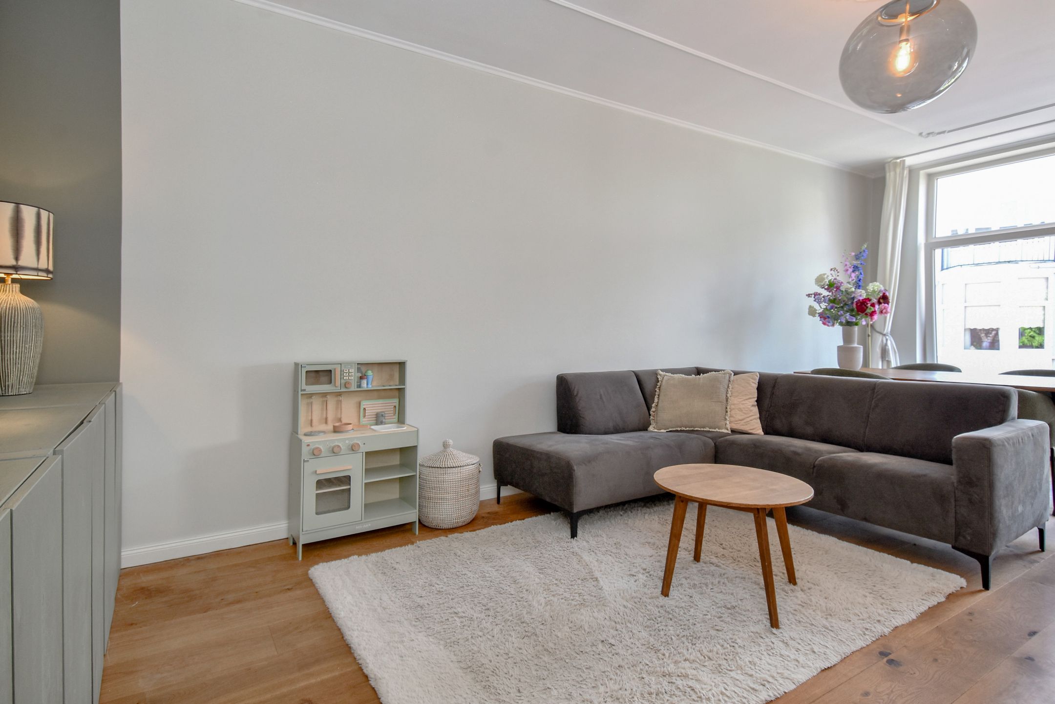 Photo 3 of De Constant Rebecquestraat 11