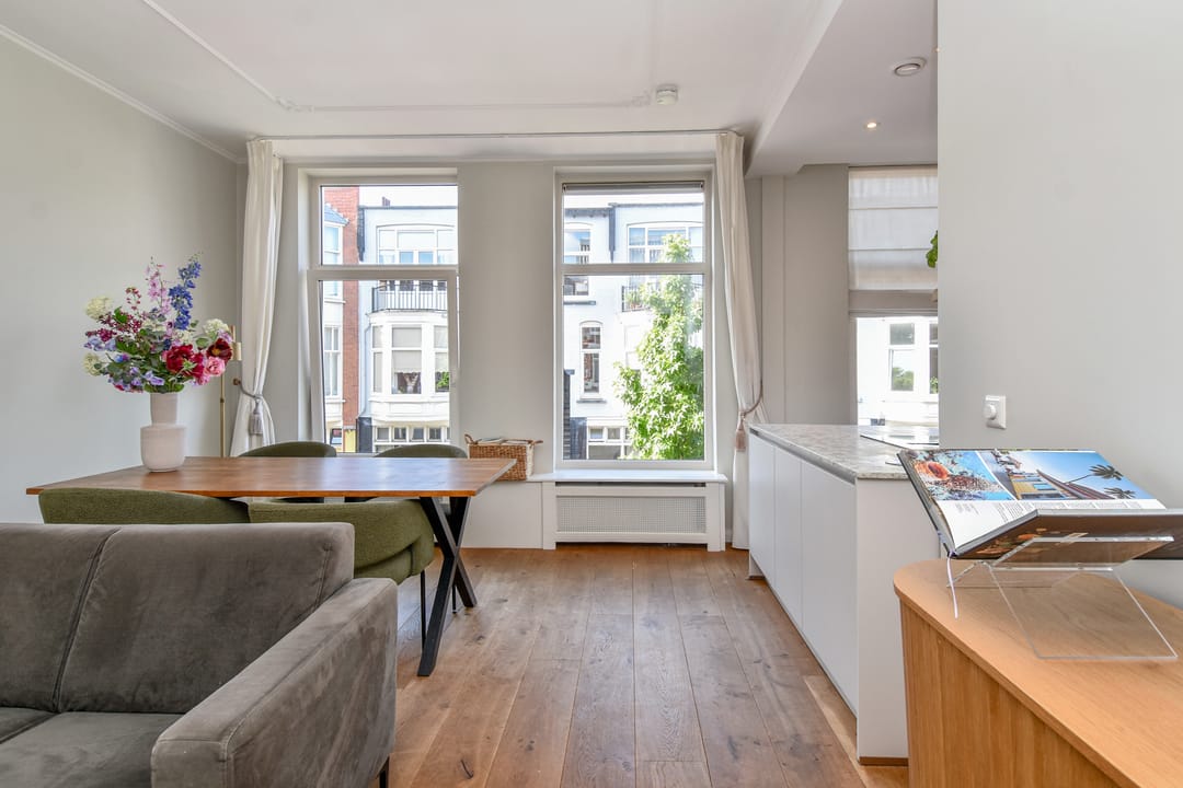 Photo 7 of De Constant Rebecquestraat 11
