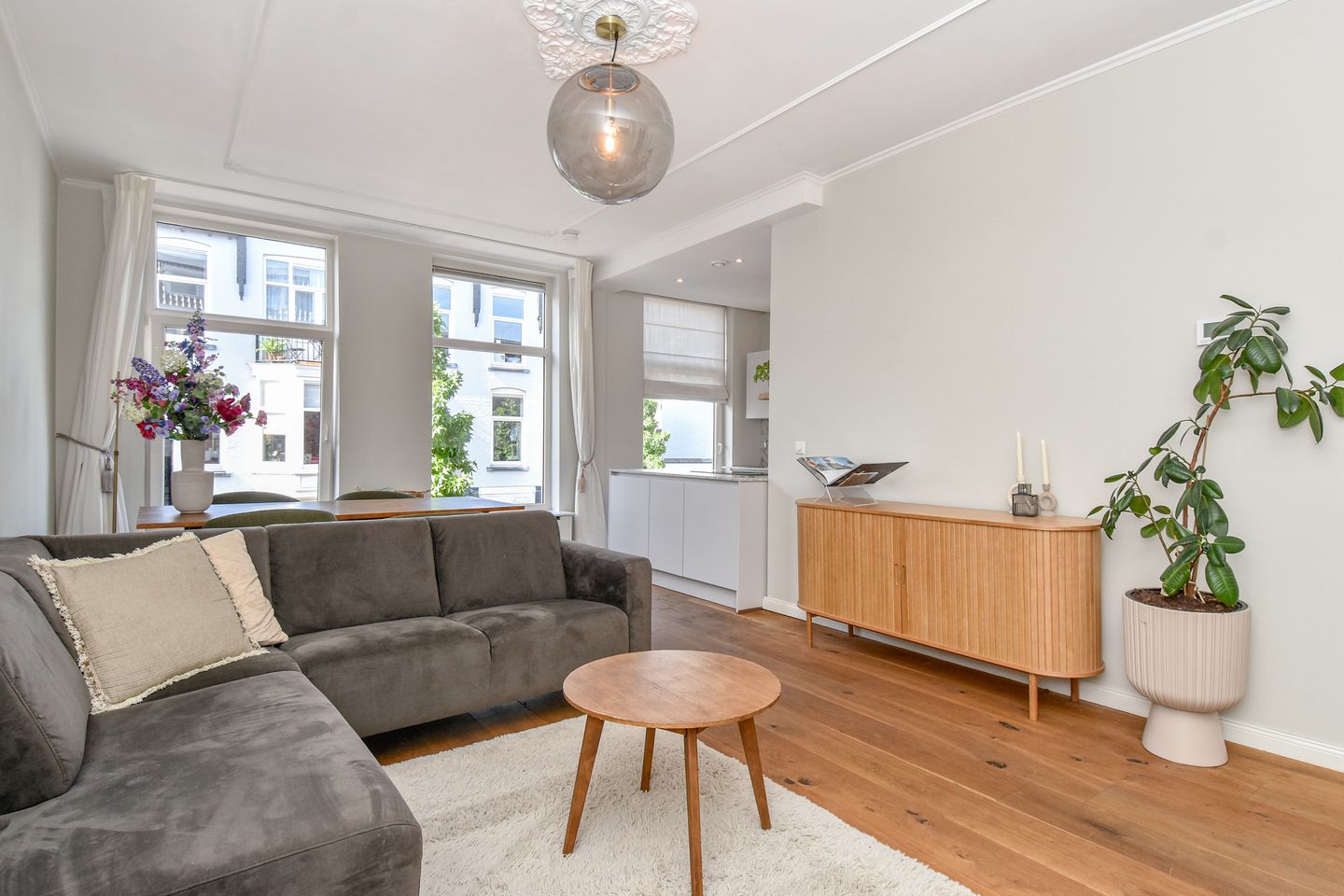 Photo 5 of De Constant Rebecquestraat 11