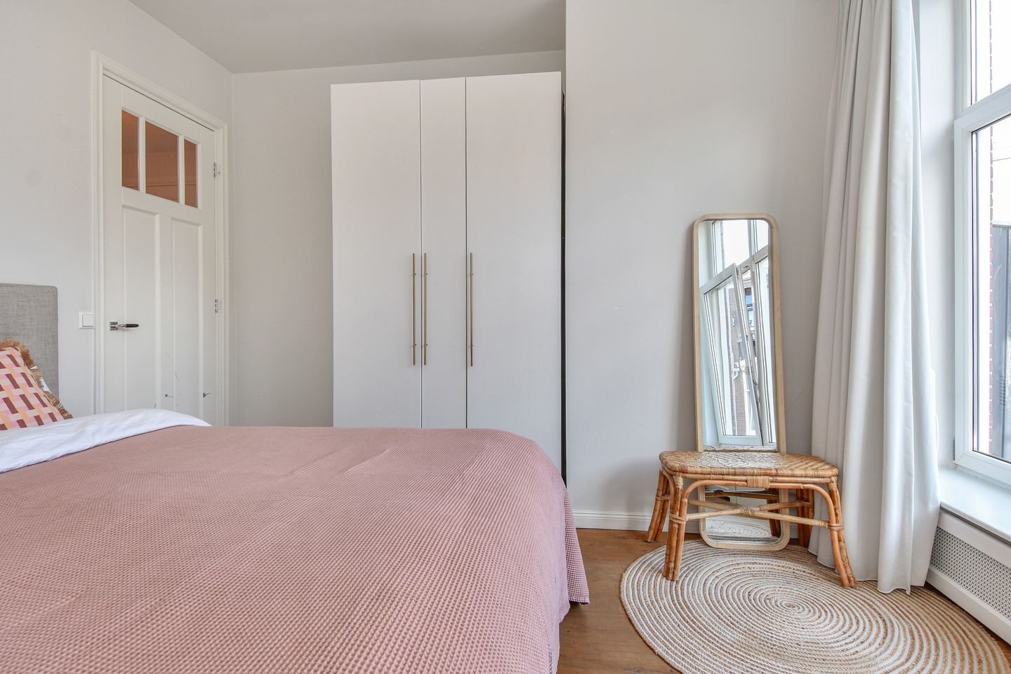 Photo 20 of De Constant Rebecquestraat 11