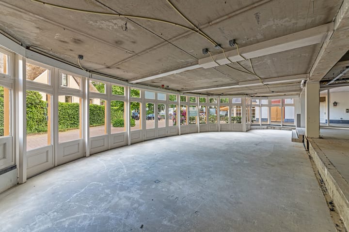 Brink 10-d, Laren (NH)