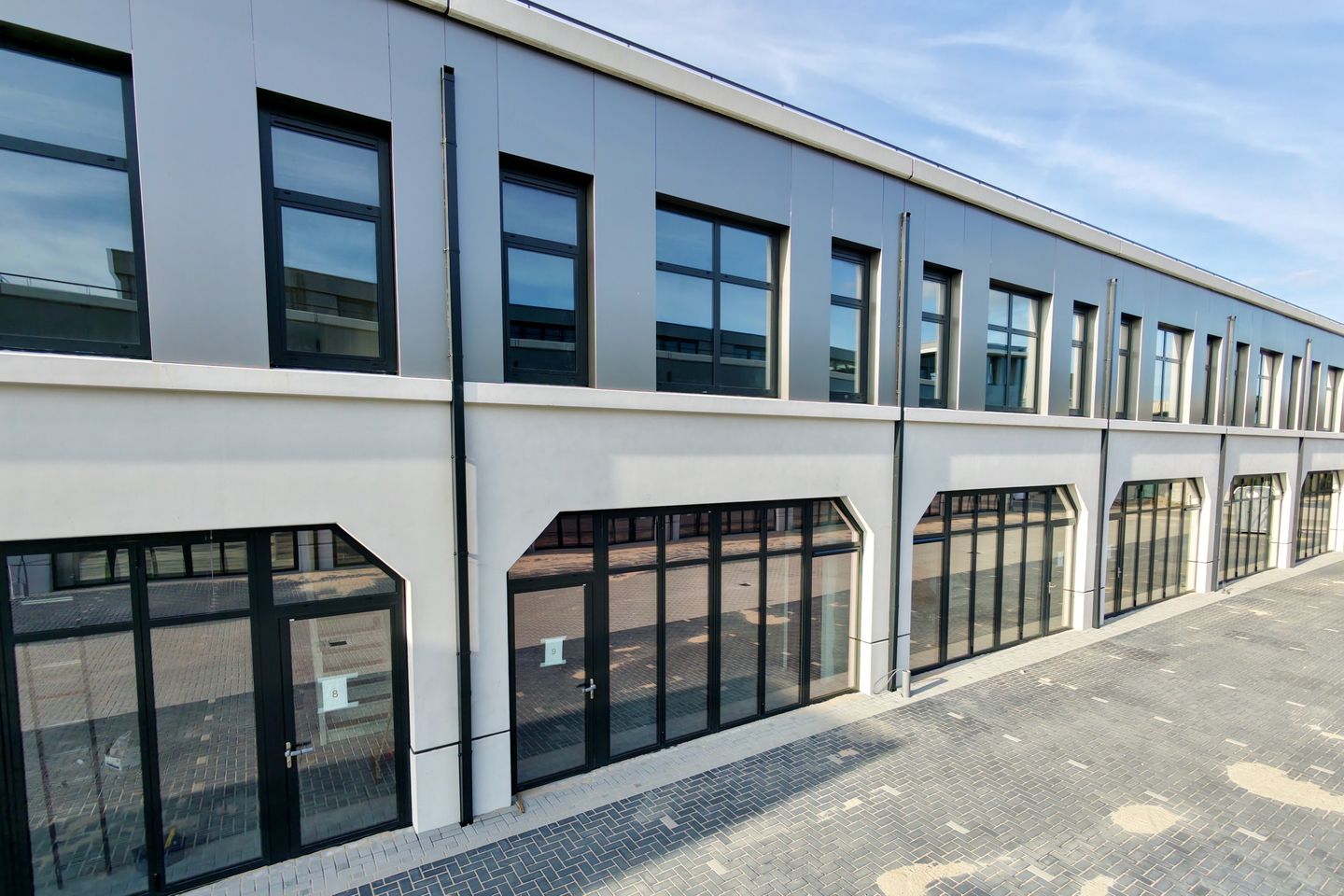 View photo 1 of Overvliet 181