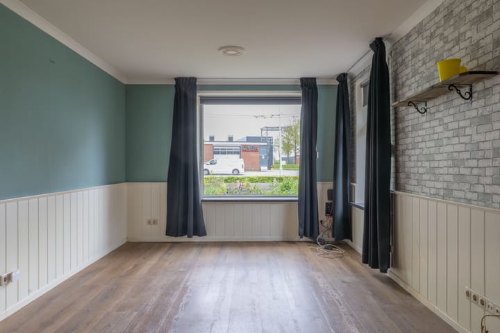 Vrijstaande woning te koop: Molenweg 3, Surhuisterveen