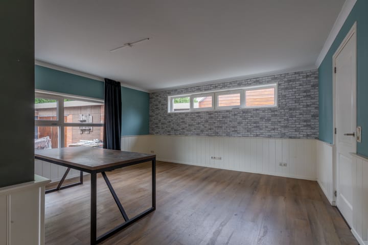 Vrijstaande woning te koop: Molenweg 3, Surhuisterveen