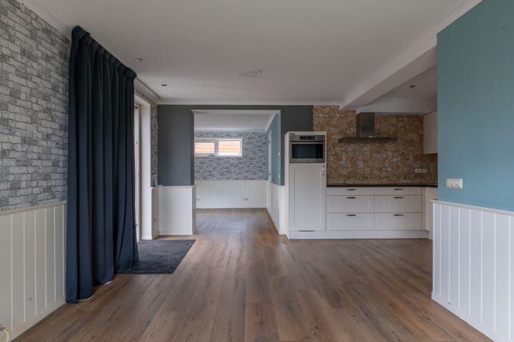 Vrijstaande woning te koop: Molenweg 3, Surhuisterveen