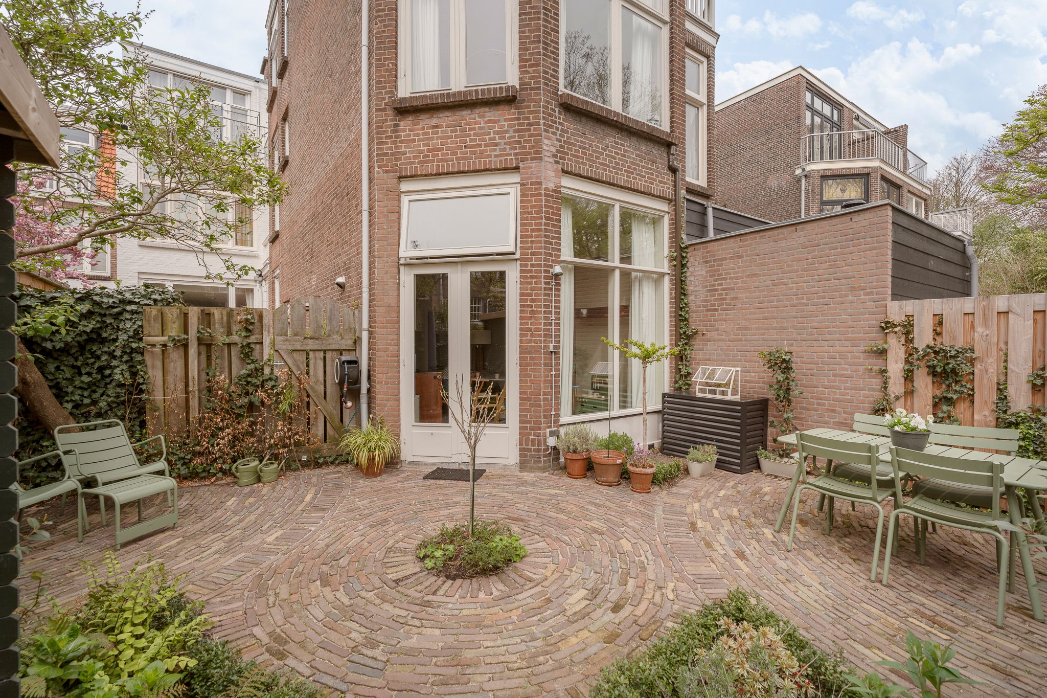 Foto 18 van Emantsstraat 7-A