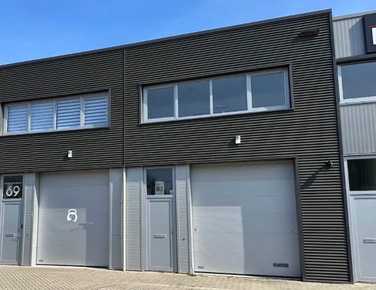 Bekijk foto 1 van Newtonstraat 67