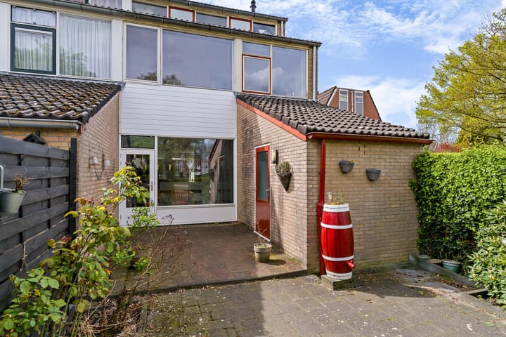 Hoekwoning te koop: Wilgenroosje 33, Leeuwarden