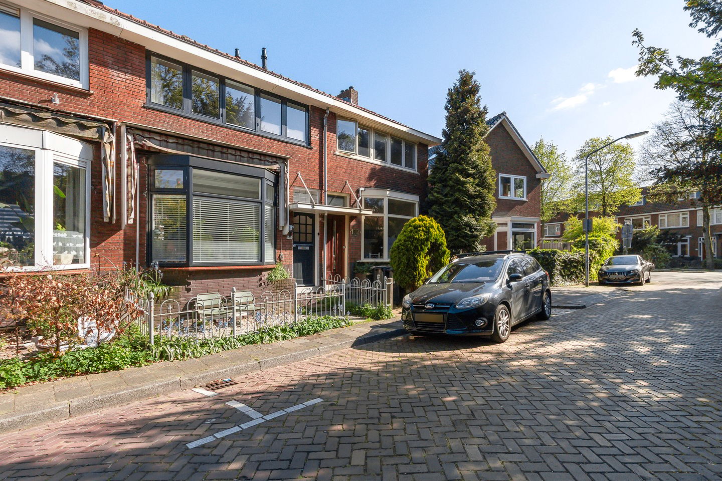 Foto 1 van Floresstraat 100