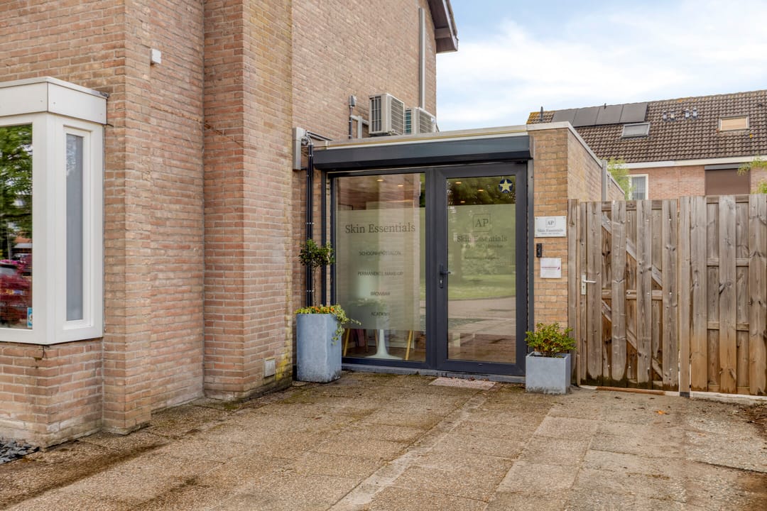 Photo 32 of van Vollenhovenstraat 15