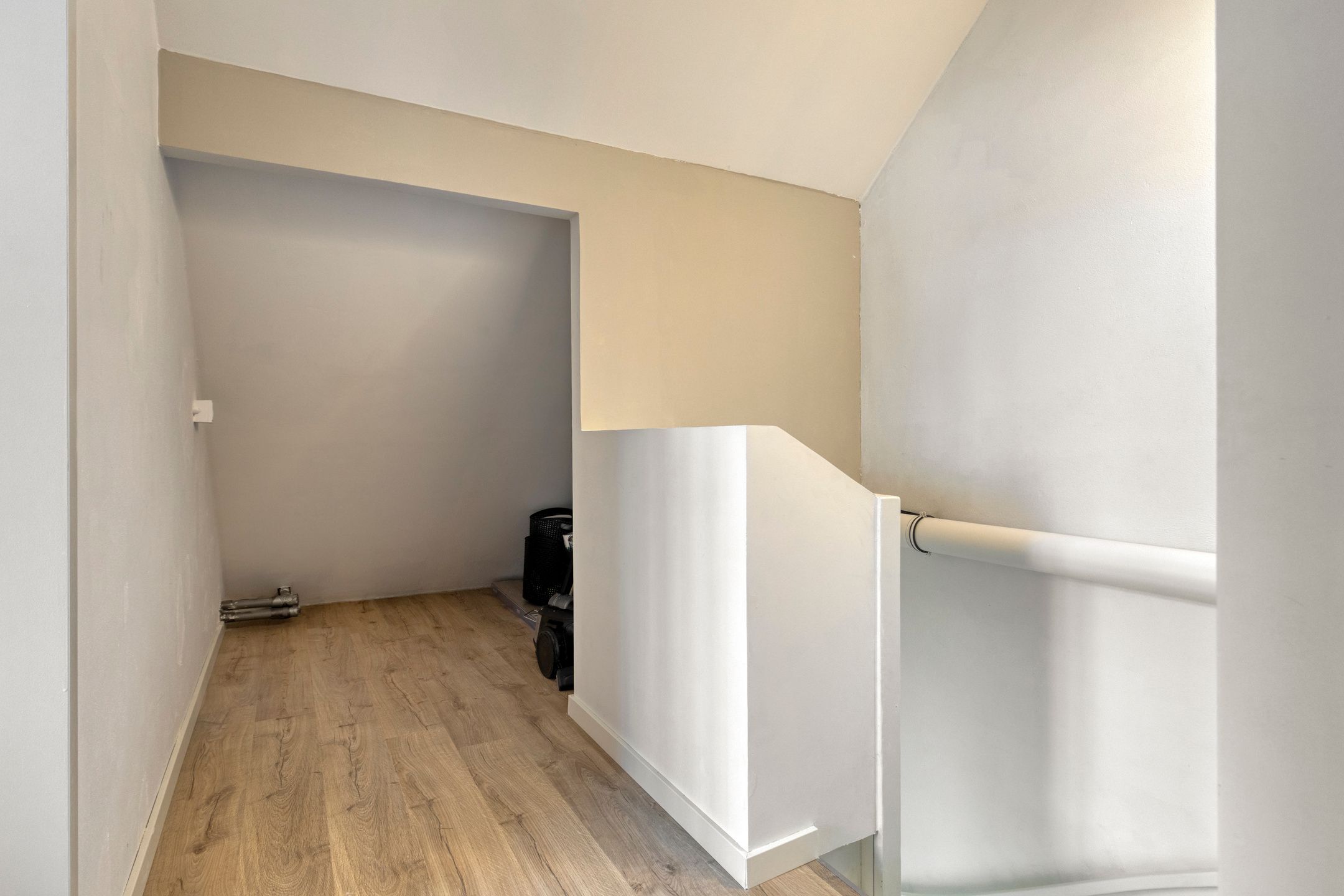 Photo 21 of van Vollenhovenstraat 15