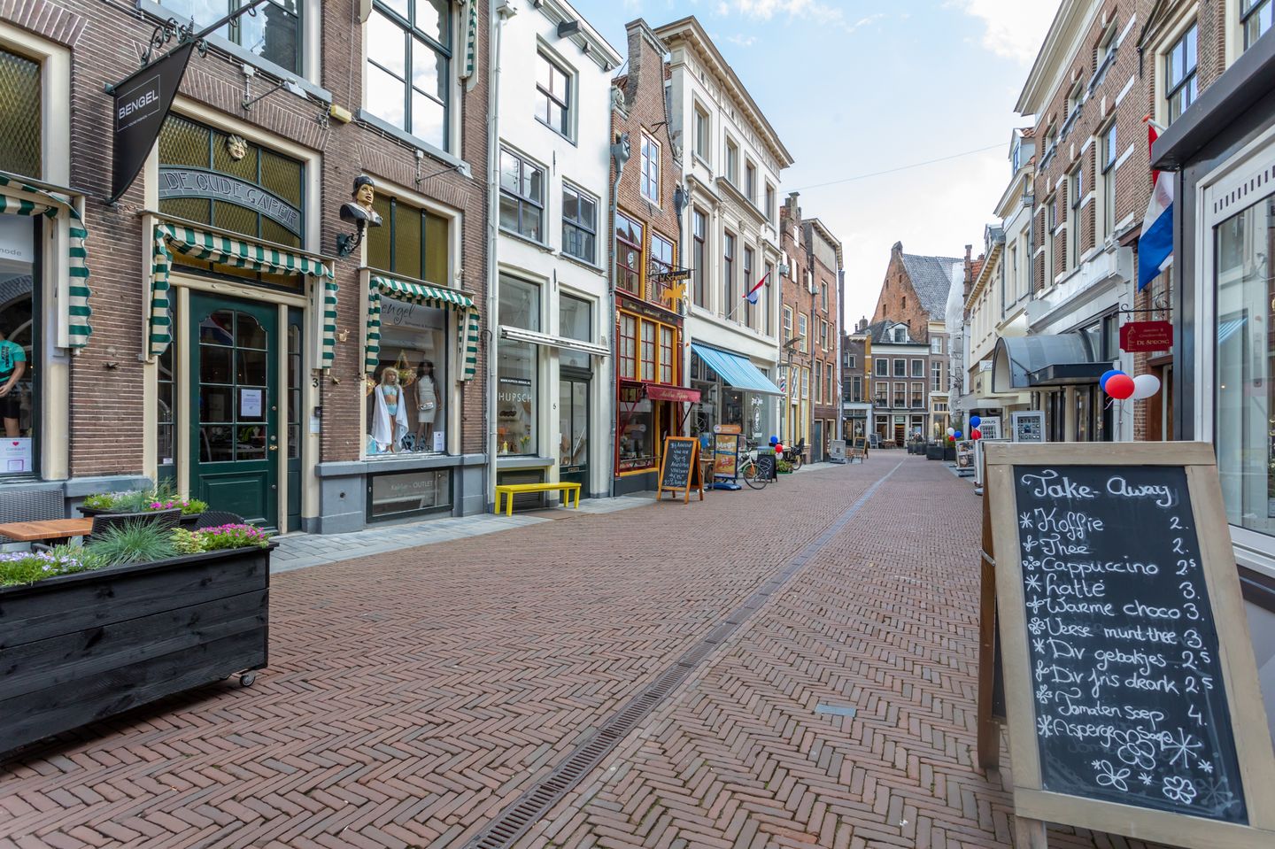 View photo 4 of Sprongstraat 5