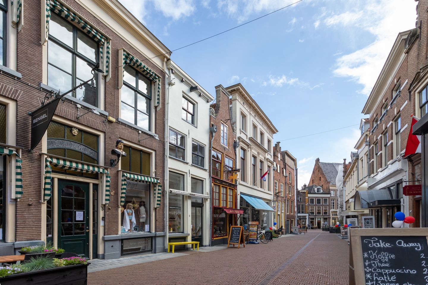 View photo 3 of Sprongstraat 5