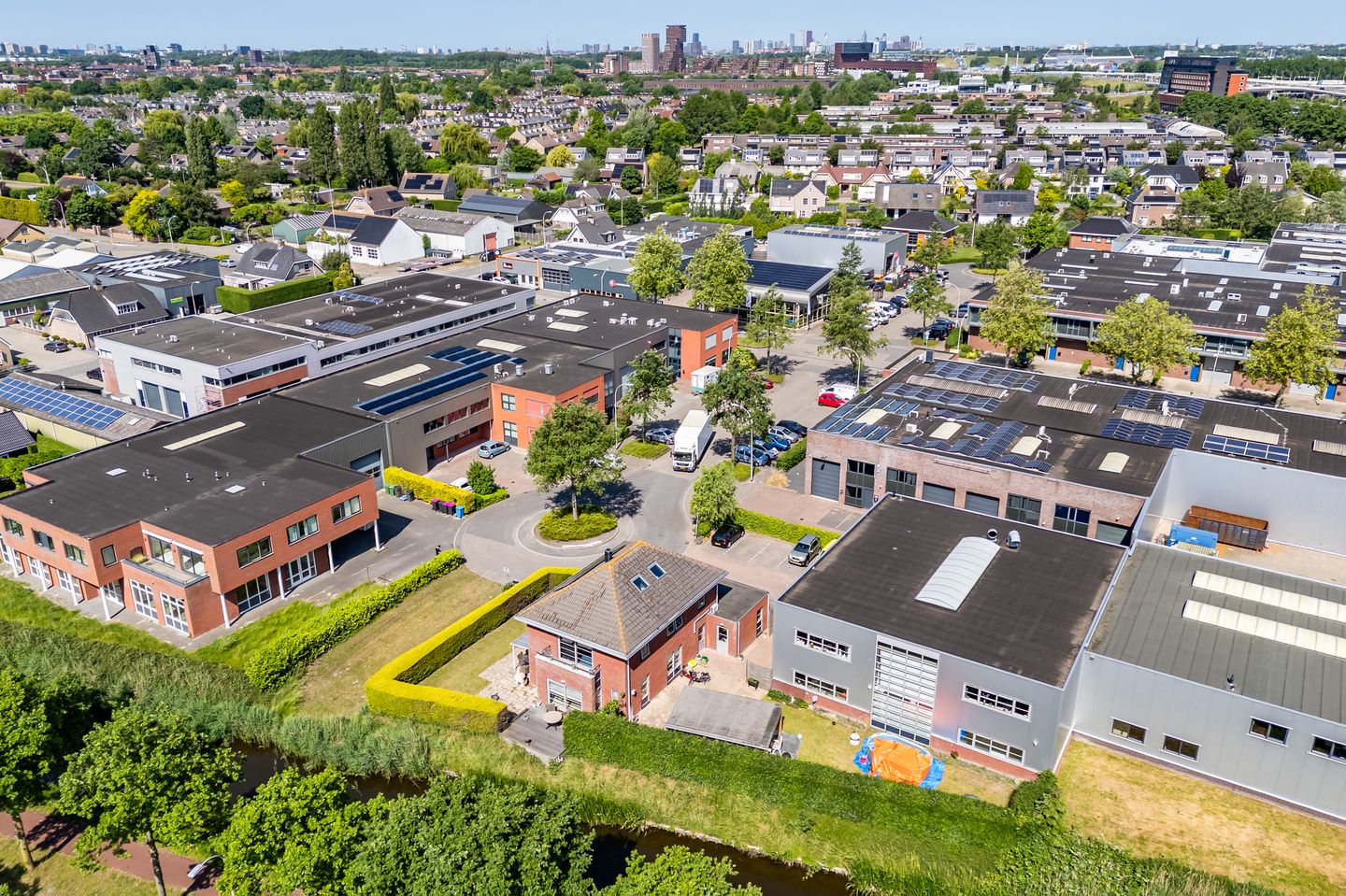 Bekijk foto 4 van Hoefsmid 27