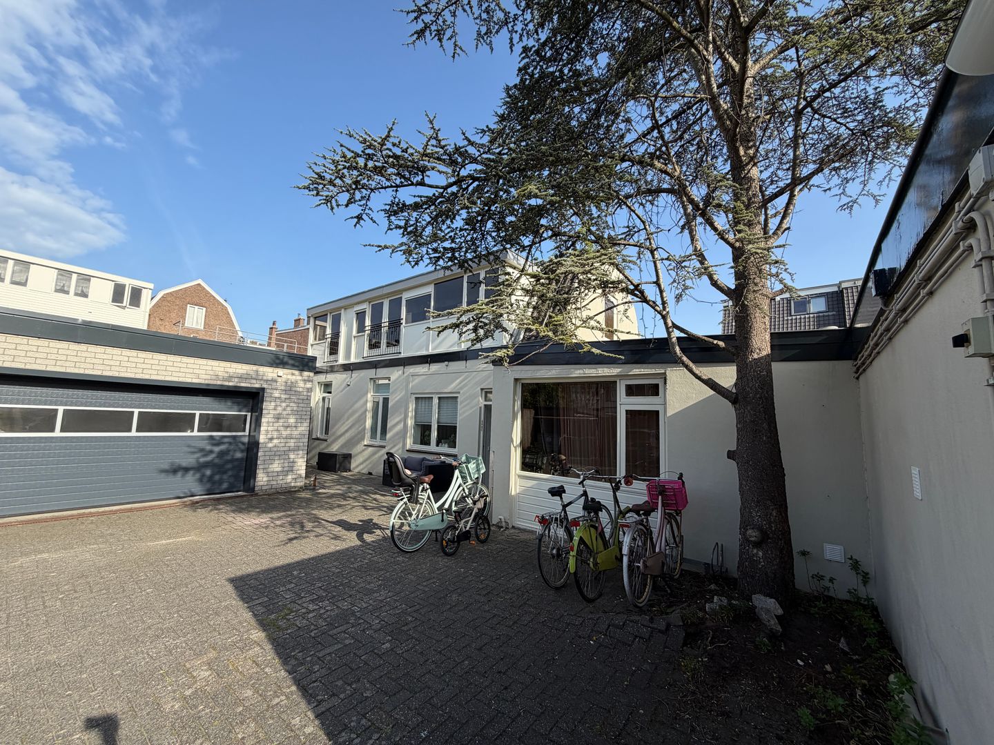 View photo 5 of Kleverparkweg 1-A