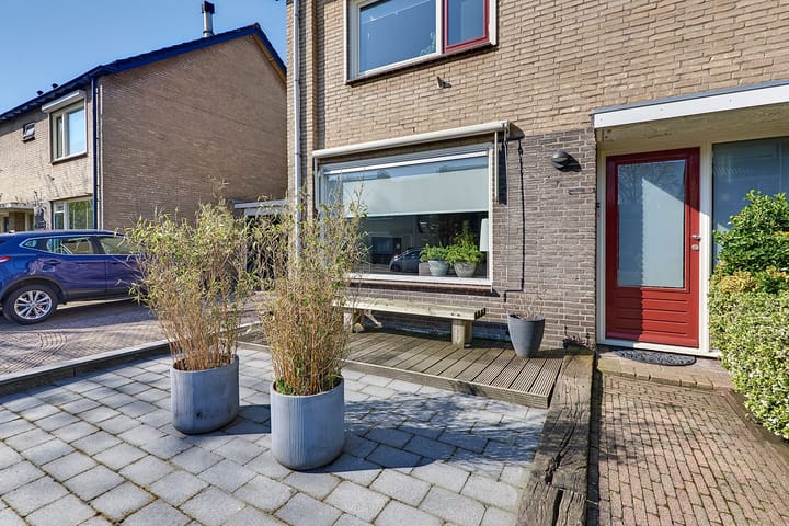 Tussenwoning te koop: Gerbrandylaan 10, Harderwijk