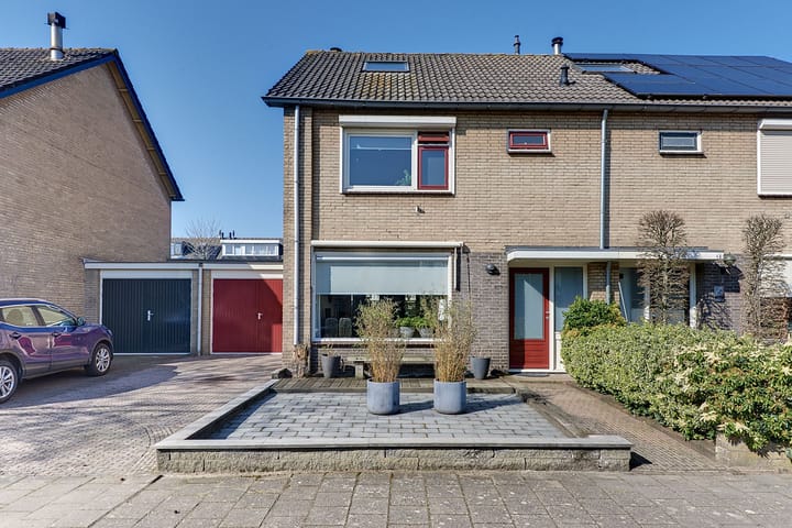 Tussenwoning te koop: Gerbrandylaan 10, Harderwijk