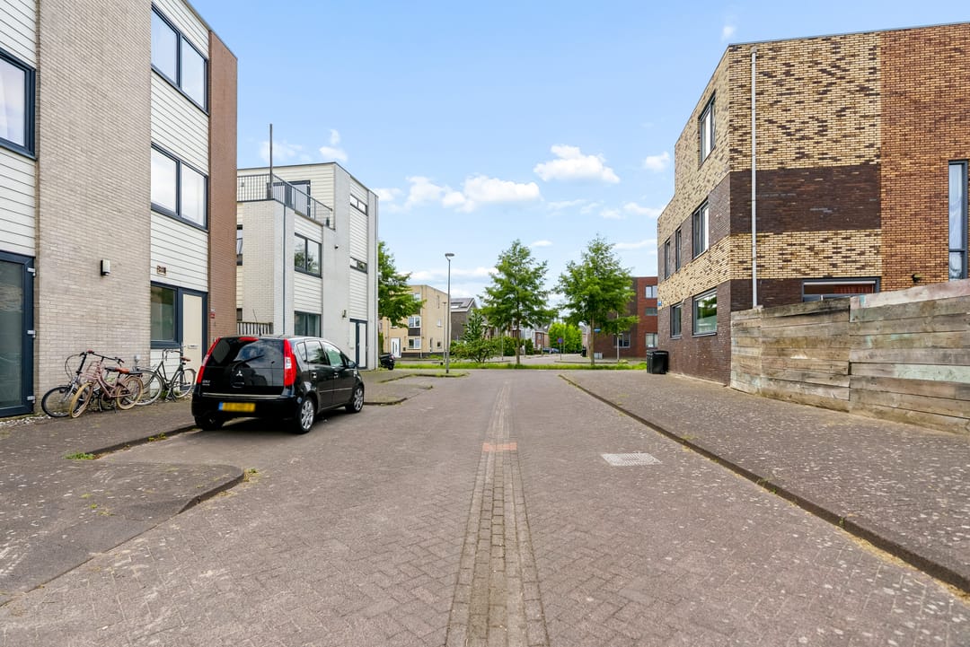 Photo 46 of Amorstraat 6