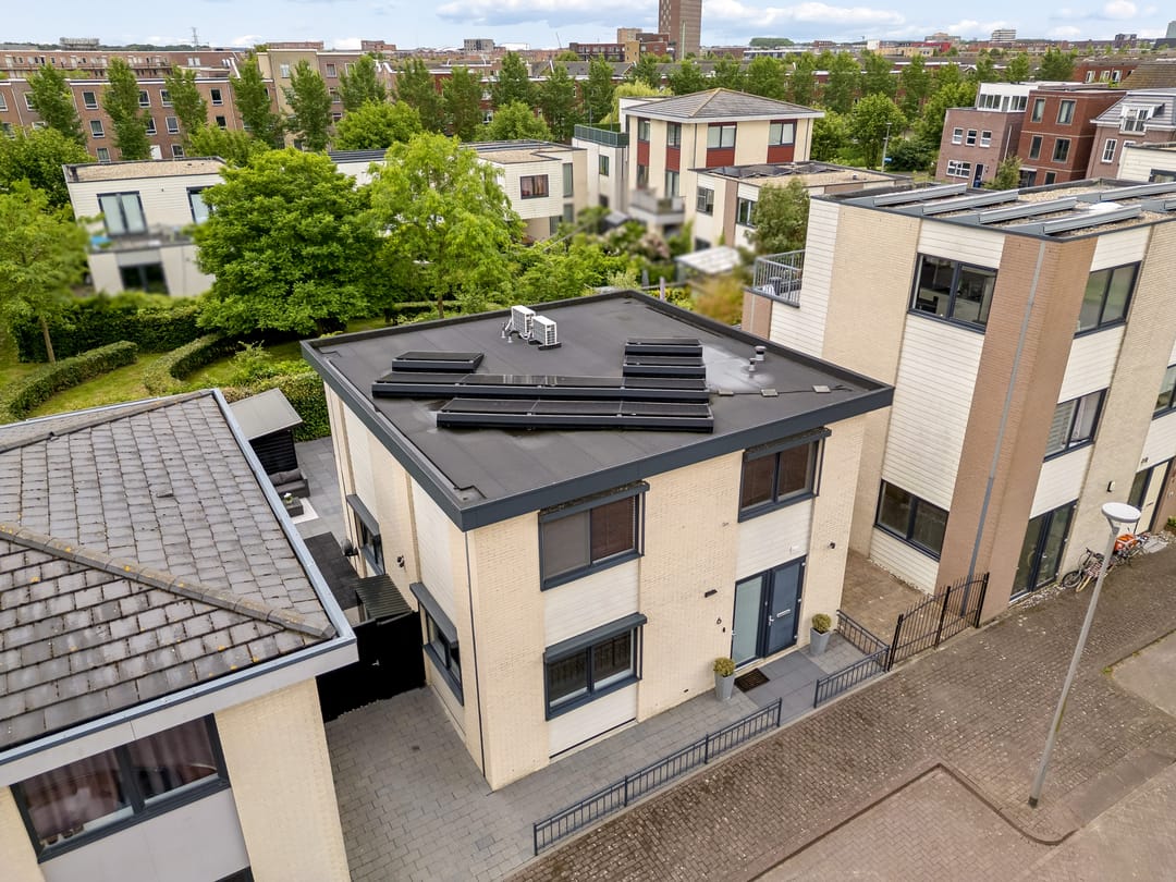 Photo 52 of Amorstraat 6
