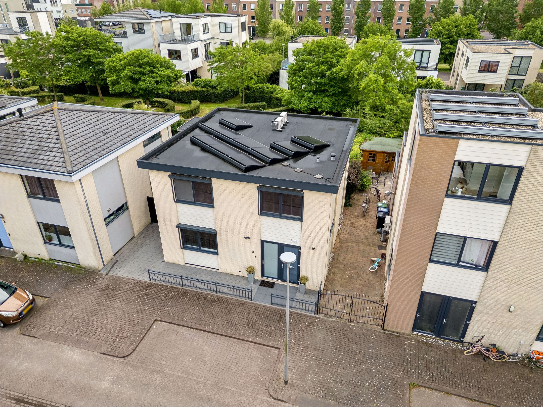 Photo 51 of Amorstraat 6