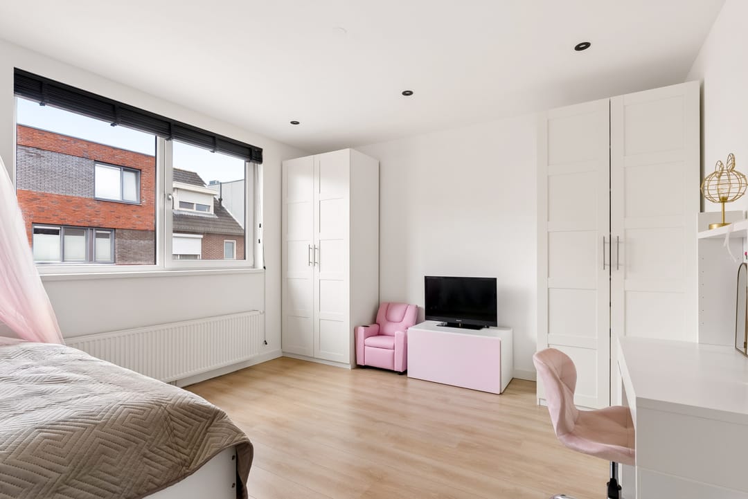Photo 31 of Amorstraat 6