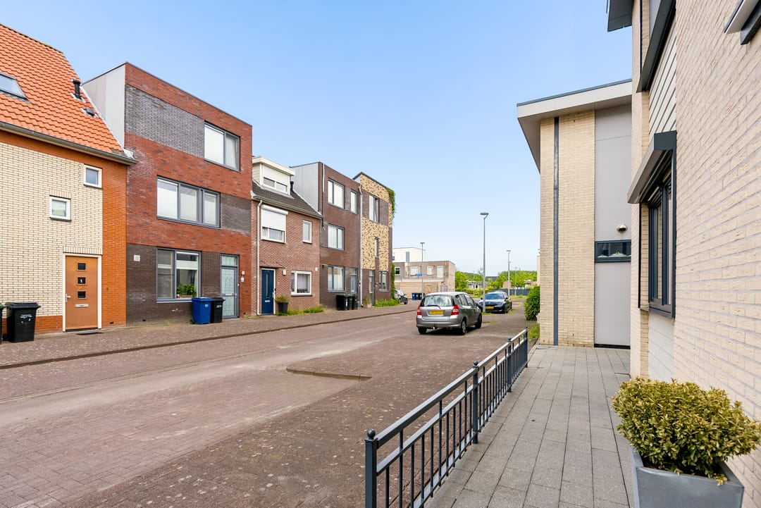 Photo 47 of Amorstraat 6