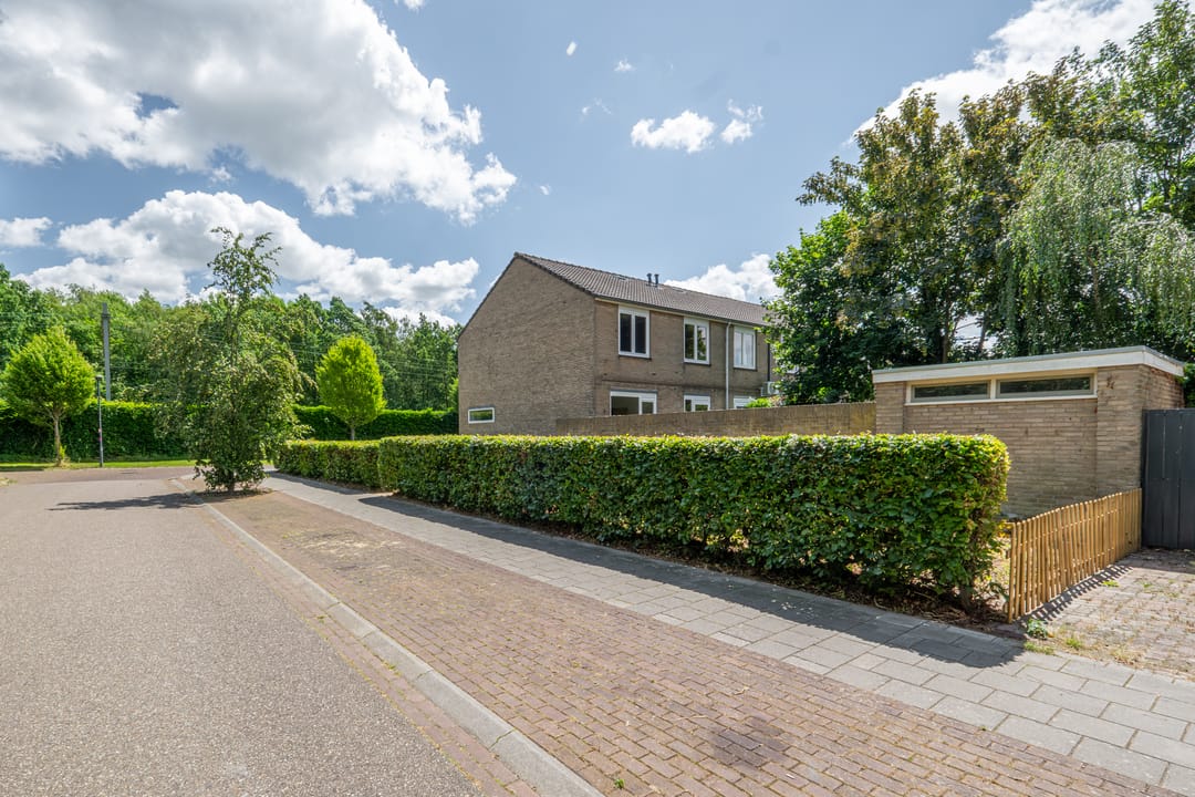 Photo 31 of Spoorstraat 2