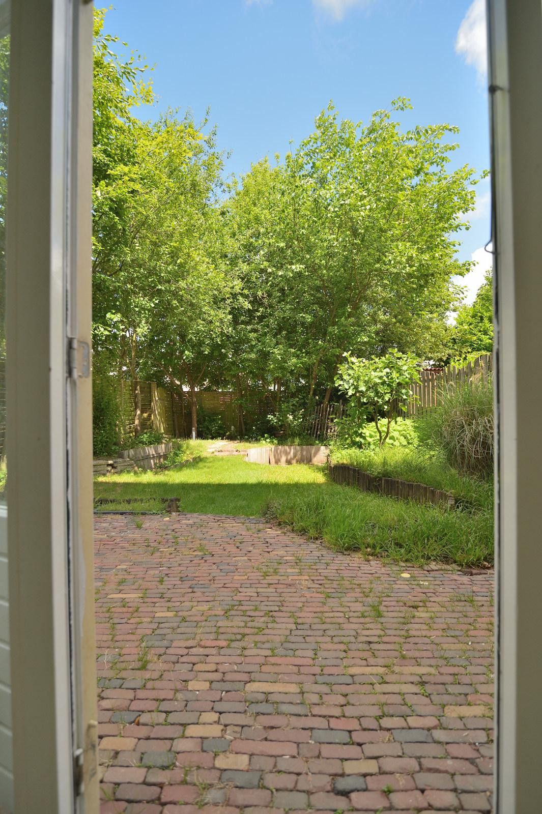 Spacious Semi-Detached Home with Garden Room in Family-Friendly Welten — 23