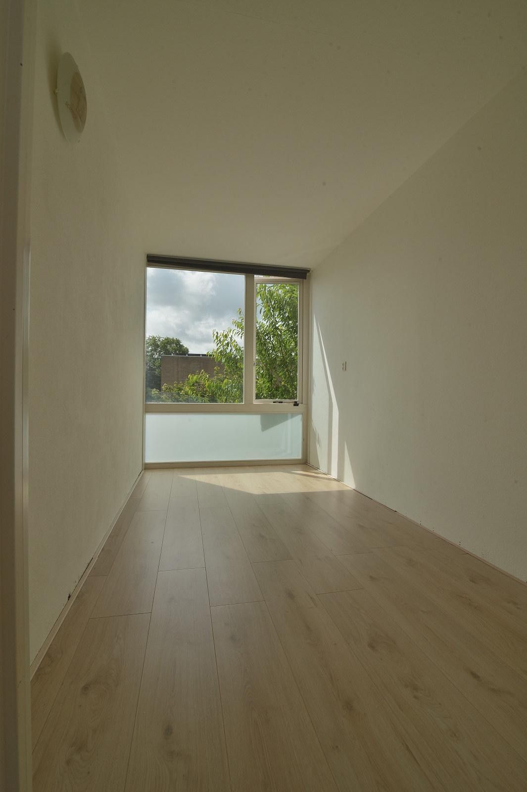 Spacious Semi-Detached Home with Garden Room in Family-Friendly Welten — 48