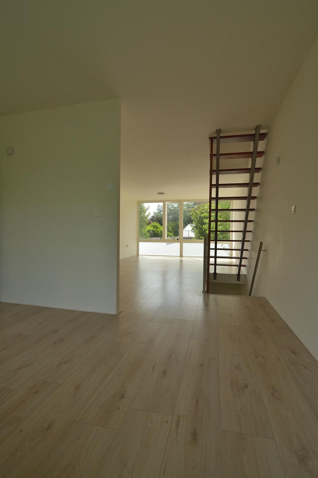 Spacious Semi-Detached Home with Garden Room in Family-Friendly Welten — 40