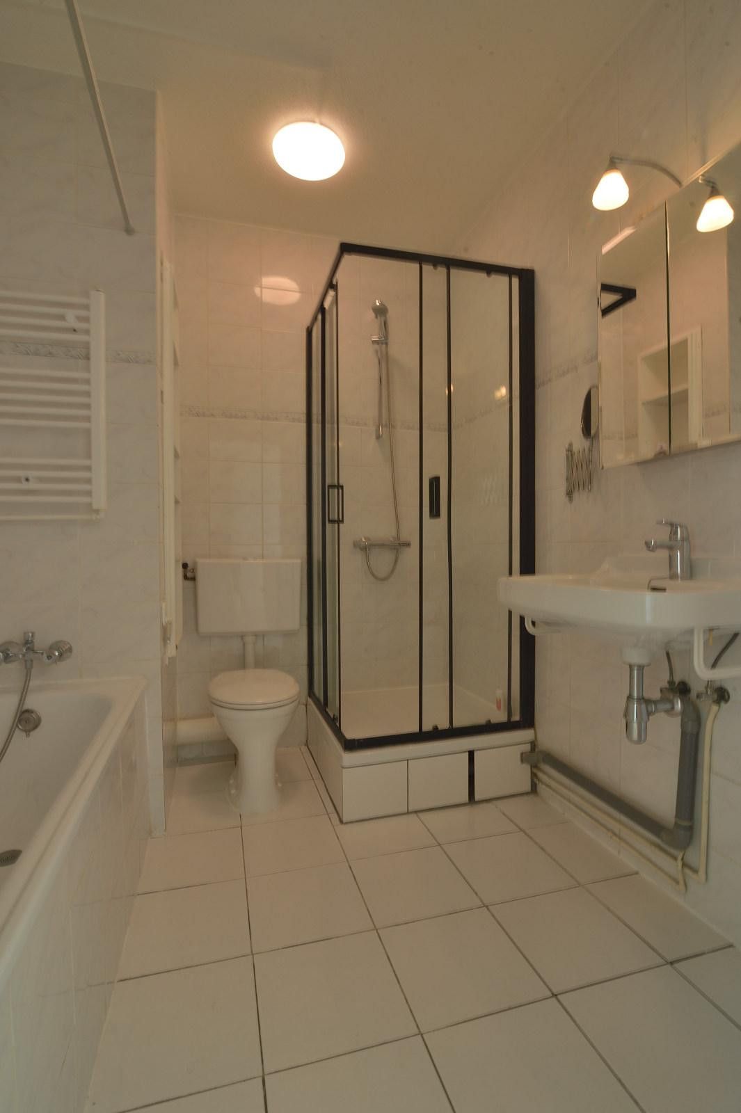 Spacious Semi-Detached Home with Garden Room in Family-Friendly Welten — 50