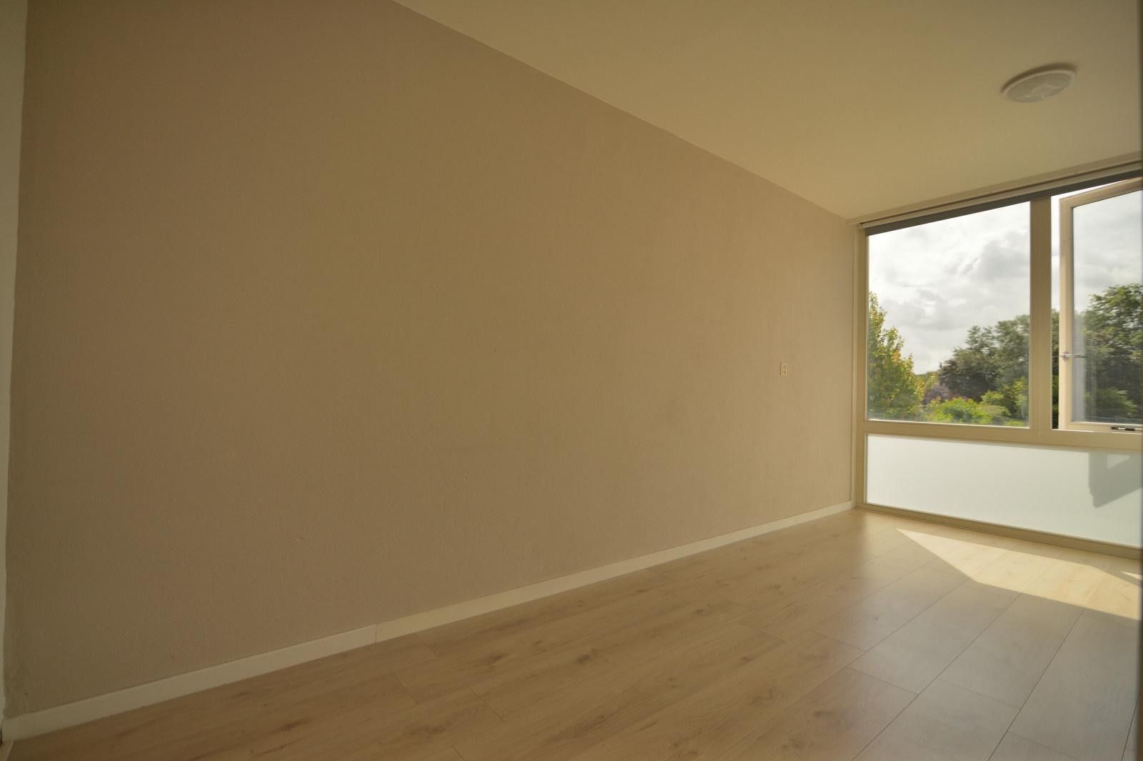Spacious Semi-Detached Home with Garden Room in Family-Friendly Welten — 45