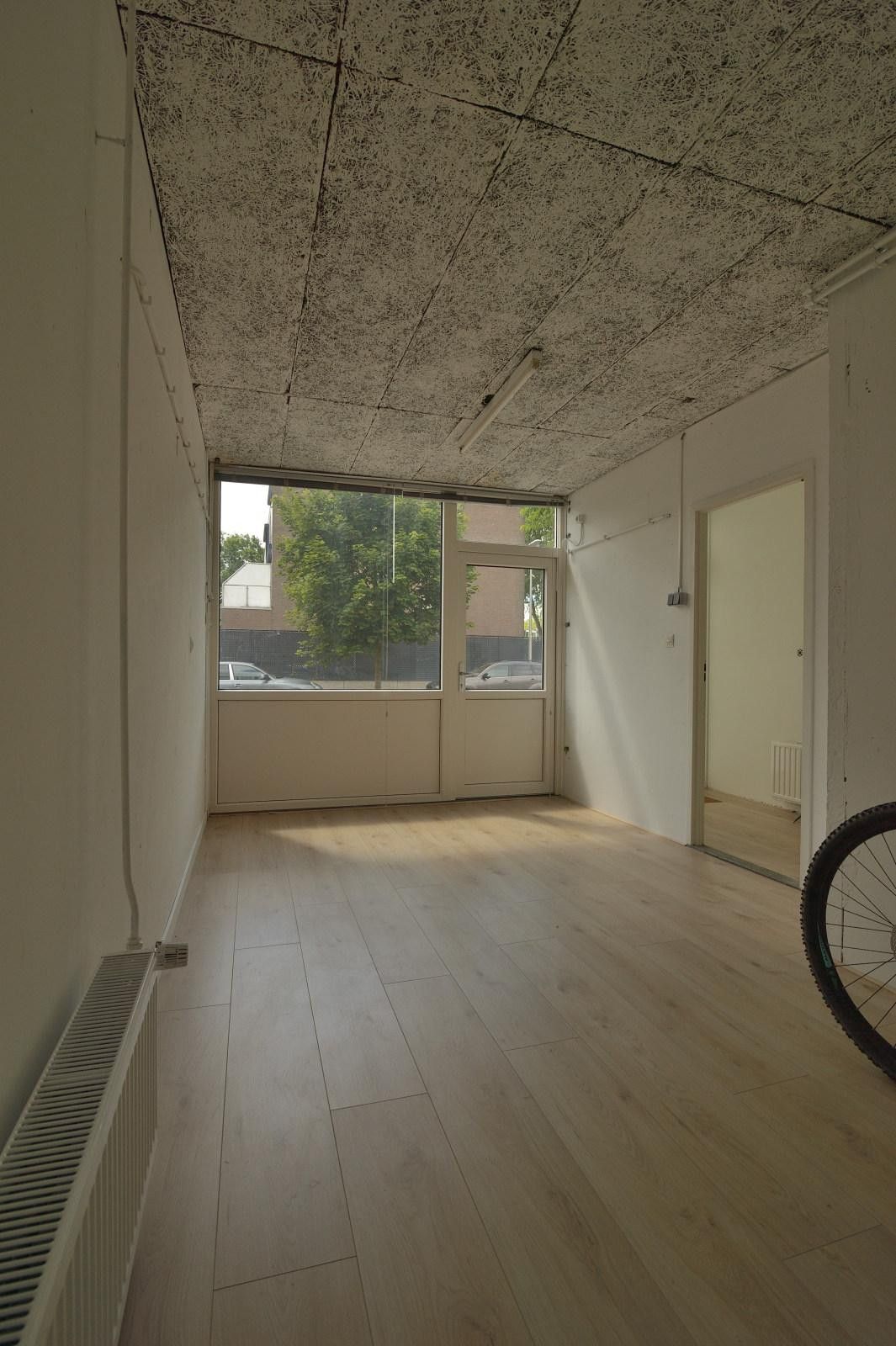 Spacious Semi-Detached Home with Garden Room in Family-Friendly Welten — 15