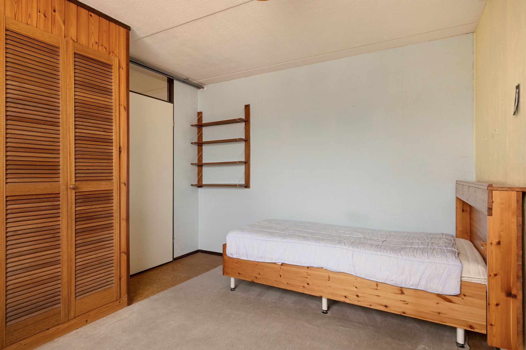 Spacious 4-Room Maisonnette with 3 Bedrooms and Private Parking in Green Waterland Neighborhood — 18