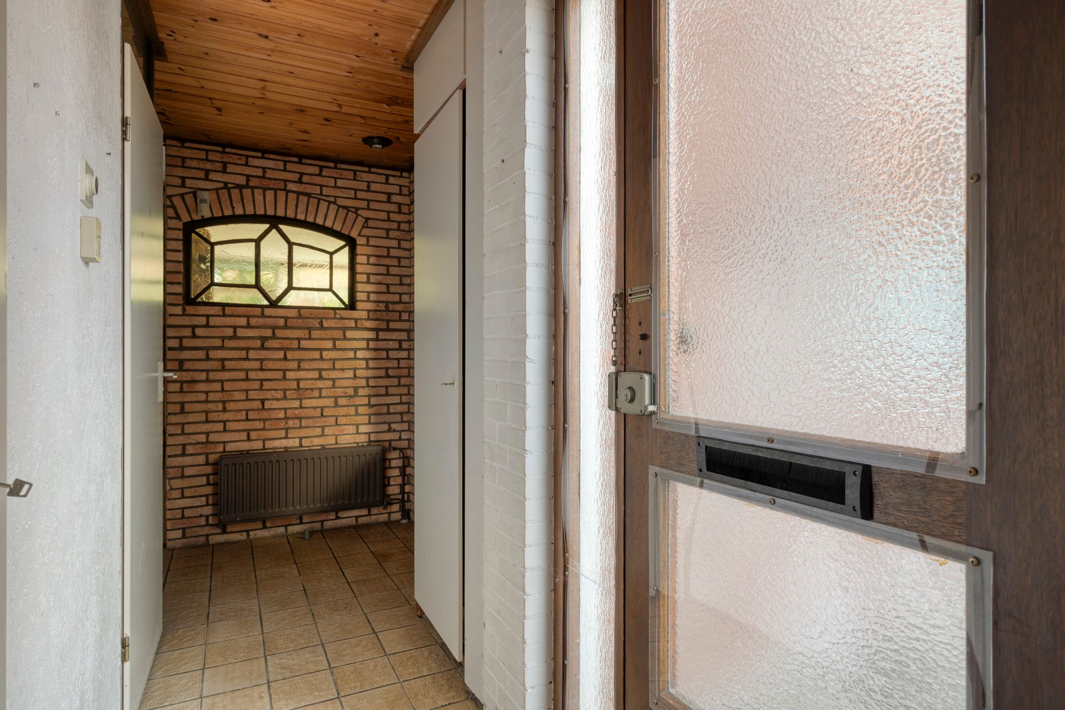 Spacious 4-Room Maisonnette with 3 Bedrooms and Private Parking in Green Waterland Neighborhood — 9