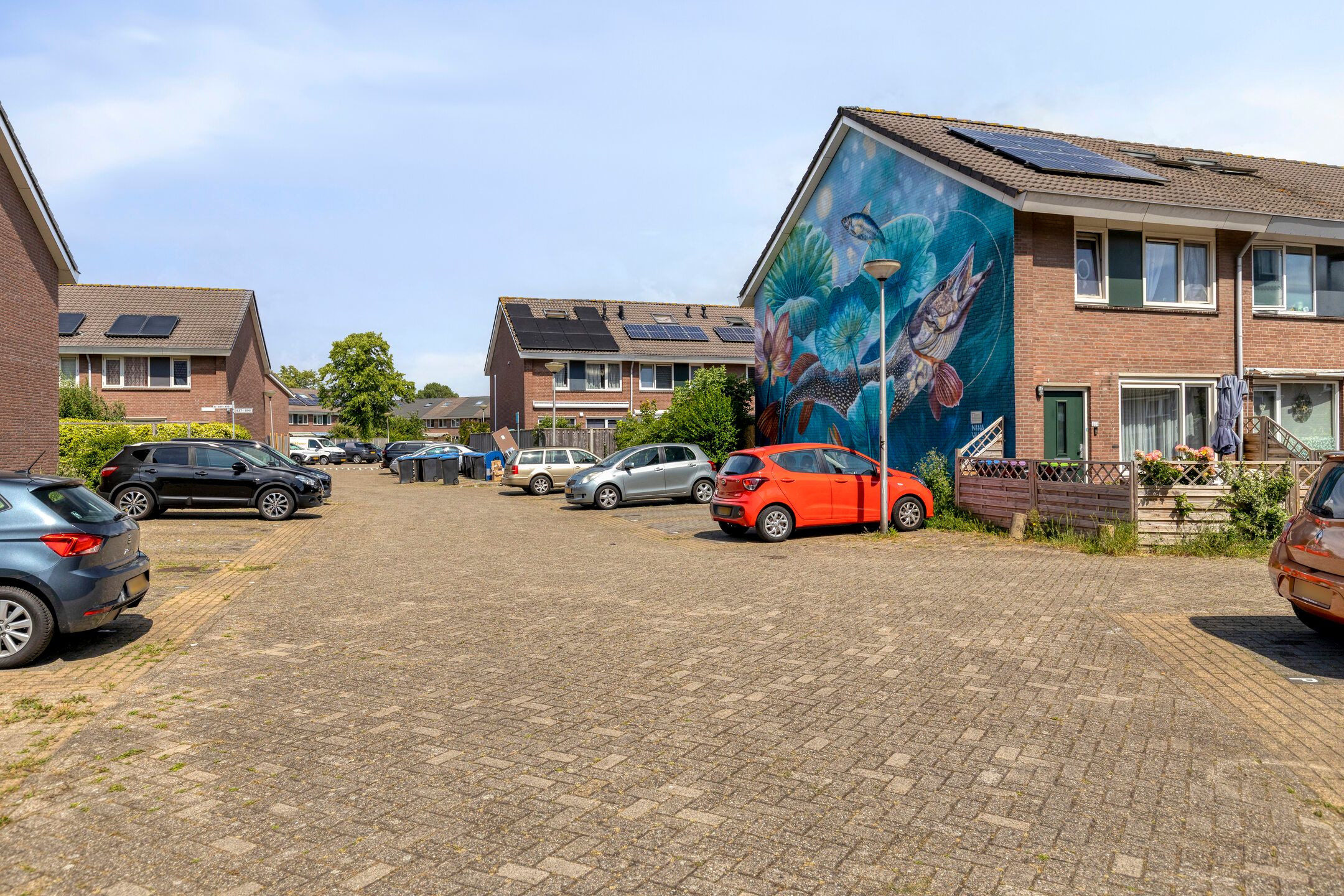 Spacious 4-Room Maisonnette with 3 Bedrooms and Private Parking in Green Waterland Neighborhood — 27