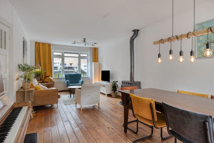 Tussenwoning te koop: Goudsbloemstraat 22, Eindhoven