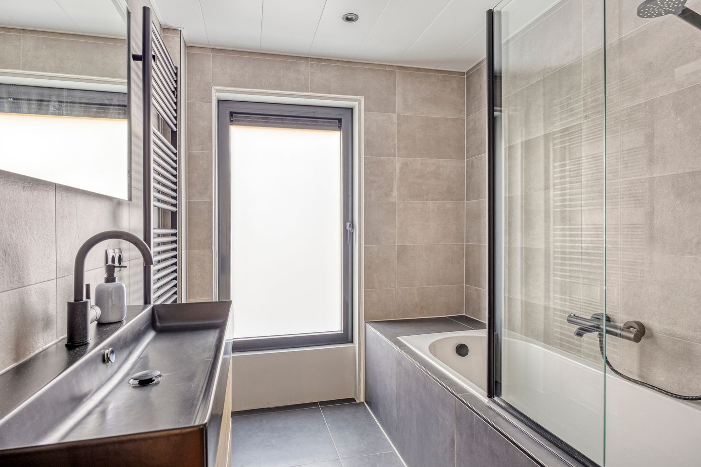 Photo 19 of Adriaan Pauwstraat 9