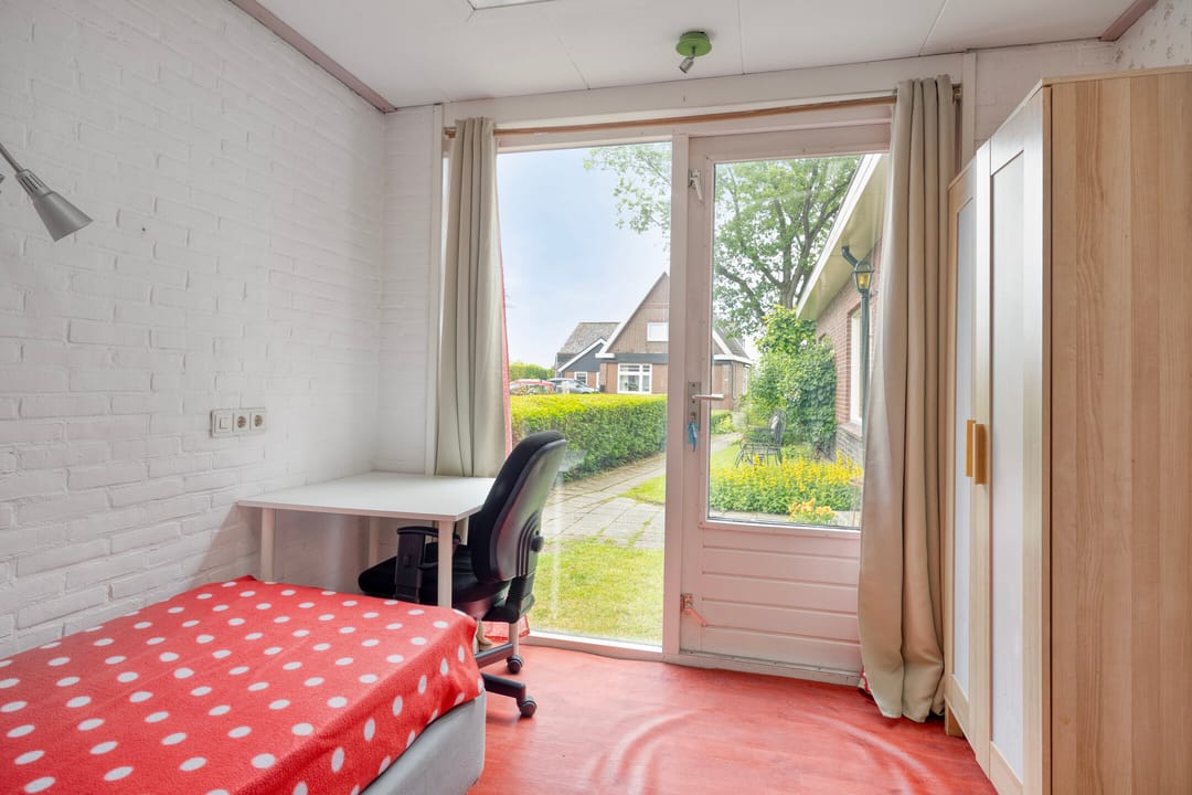 Photo 32 of Hoofdstraat 35