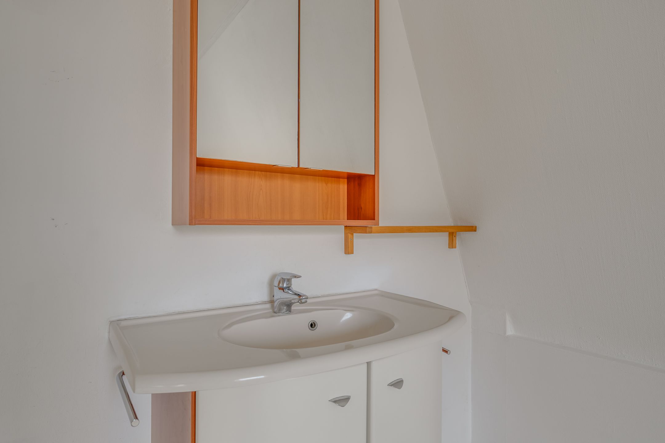 Top Floor Apartment with Scenic Views in Historic Leiden Center — 18