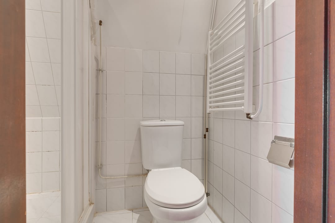 Top Floor Apartment with Scenic Views in Historic Leiden Center — 11