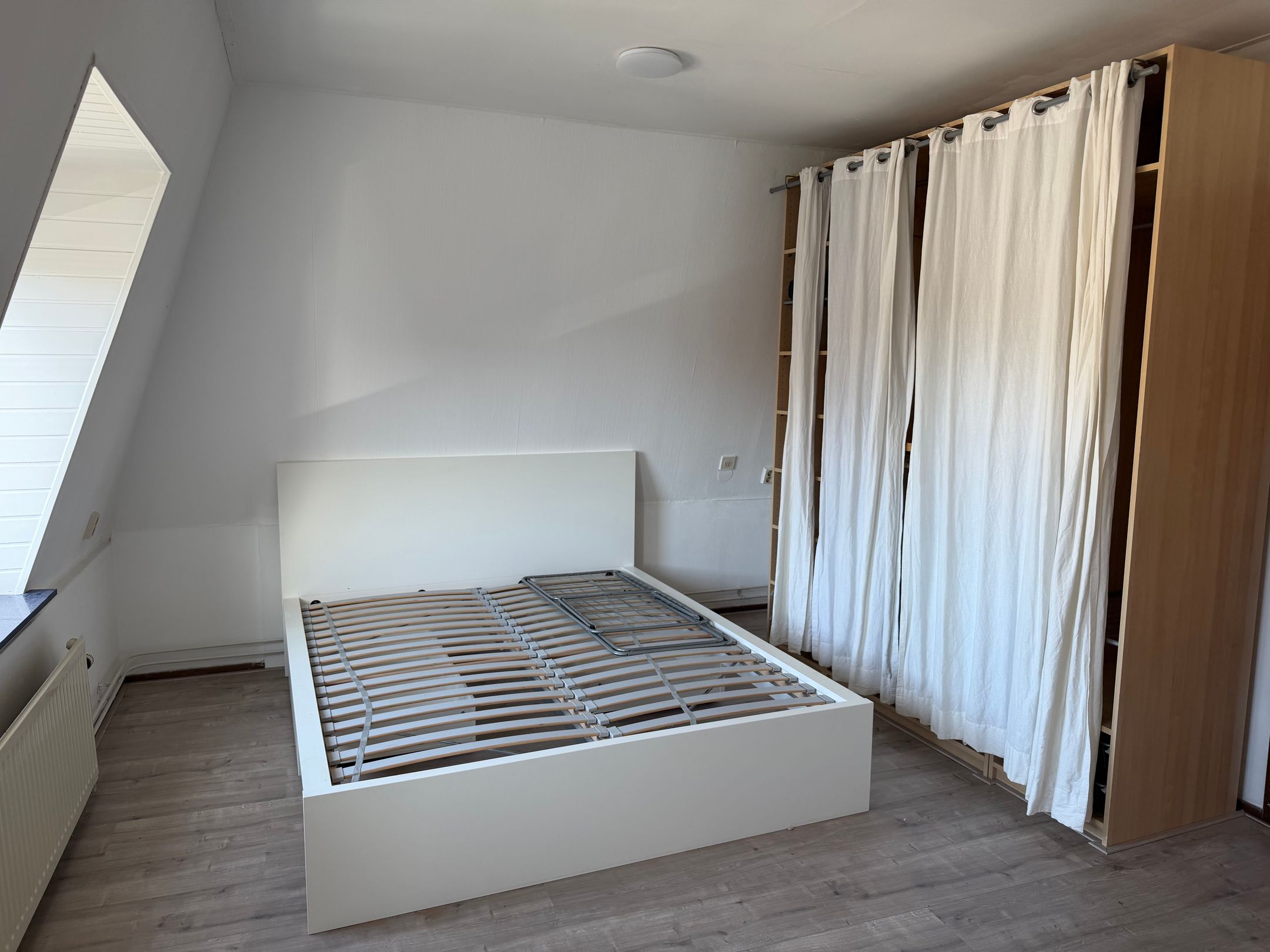 Top Floor Apartment with Scenic Views in Historic Leiden Center — 15