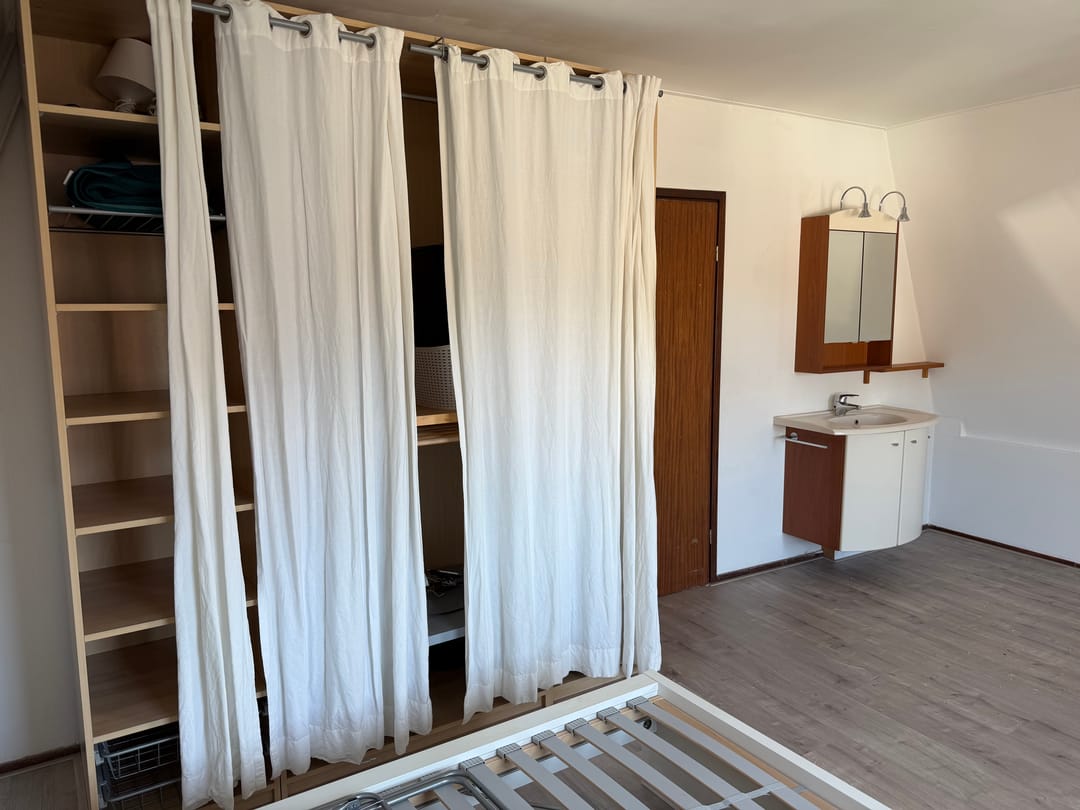 Top Floor Apartment with Scenic Views in Historic Leiden Center — 16