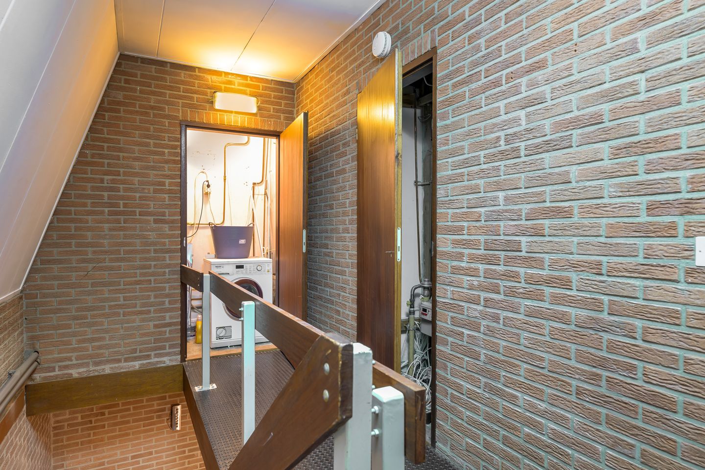 Top Floor Apartment with Scenic Views in Historic Leiden Center — 25