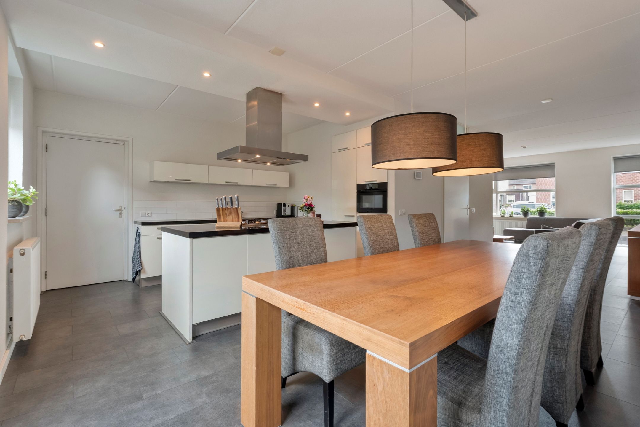 Photo 12 of Molckenbourstraat 39