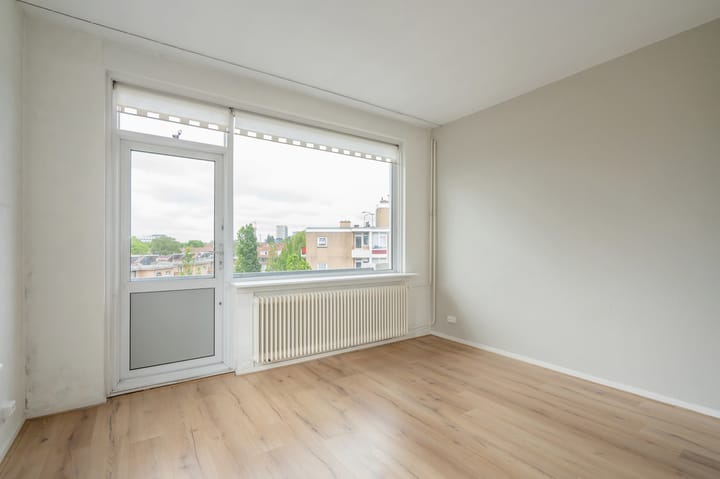 Appartement te koop: Koningin Julianalaan 160, Voorburg